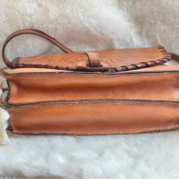 Great Condition PATRICIA NASH CROSSBODY Embossed Leather Detailing & 2 STRAPS - Picture 6 of 14